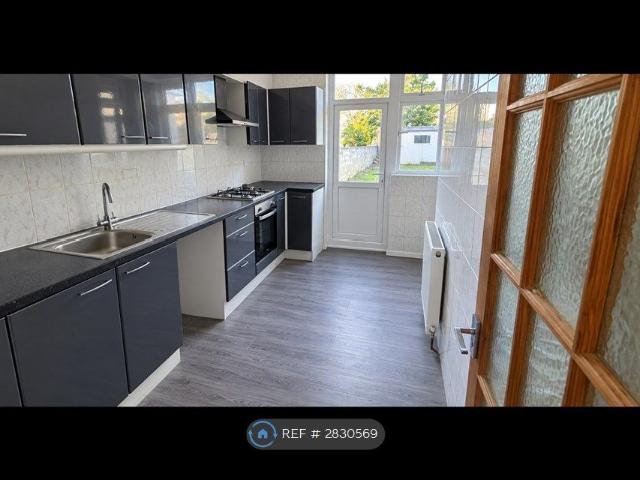 Byron Avenue, London NW9, 5 bed terraced house to rent, £3,200 pcm | PrimeLocation