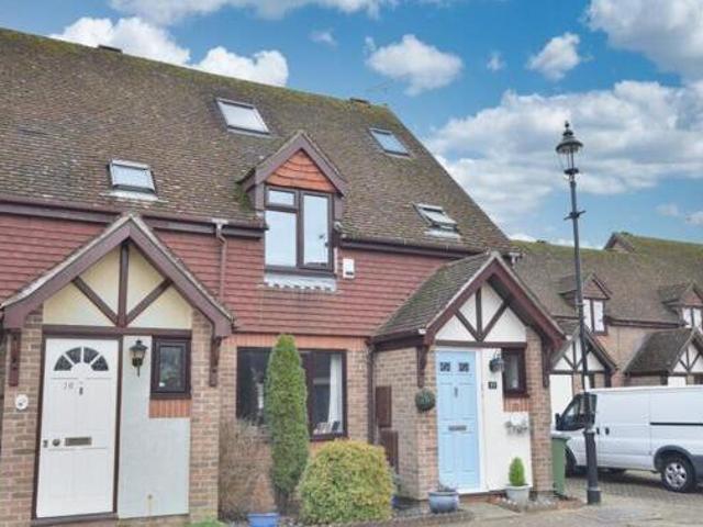 Byron Close, Horsham, 4 Bedroom Semi detached