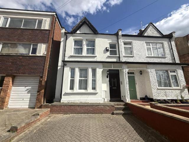 Byron Road, Mill Hill, NW7 4 bed semi detached house to rent £2,850 pcm £658 pw