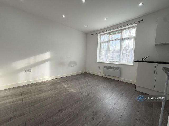 Byron Road, Harrow, HA3 1 bed in a house share to rent £1,000 pcm £231 pw