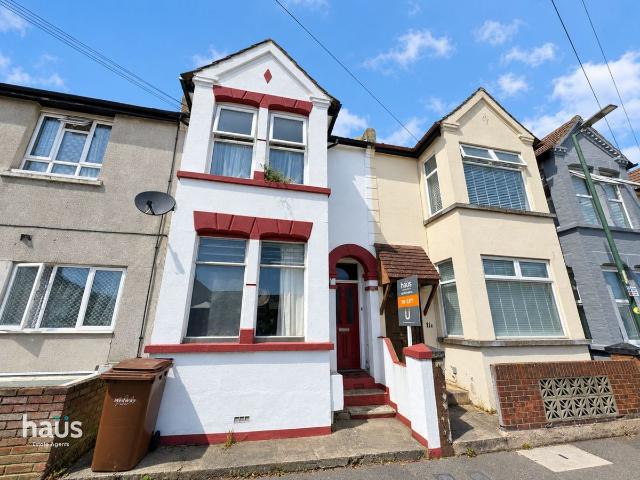 Byron Road Top Floor, Gillingham ME7, 1 bed terraced house to rent, £950 pcm | PrimeLocation