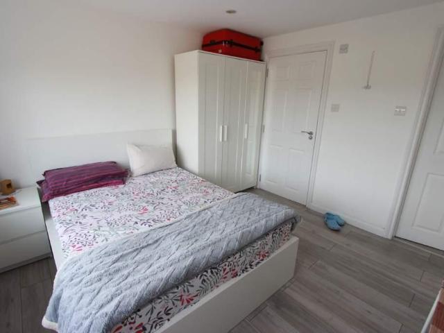 Byron Road, Wembley HA0, 2 bed flat to rent, £2,150 pcm | PrimeLocation