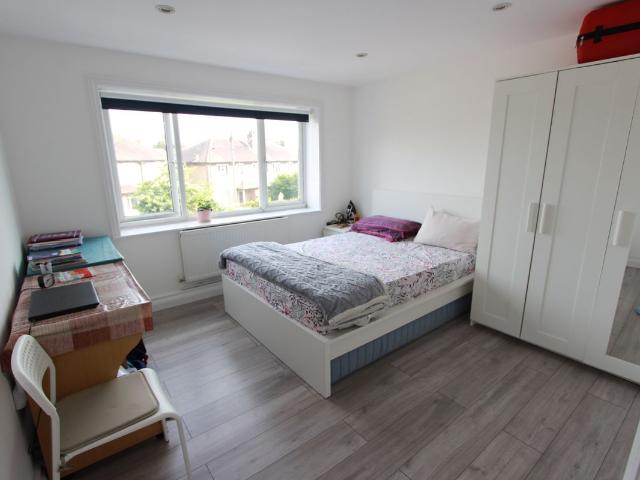 Byron Road, Wembley HA0, 2 bed flat to rent, £2,150 pcm | PrimeLocation