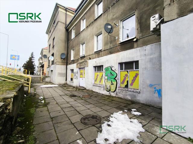 Lokal użytkowy 135 m2 z 10 pomieszczeniami w zabytkowej okolicy