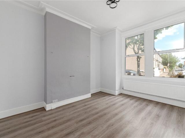 Byton Road, London SW17, 2 bed flat to rent, £2,195 pcm | PrimeLocation