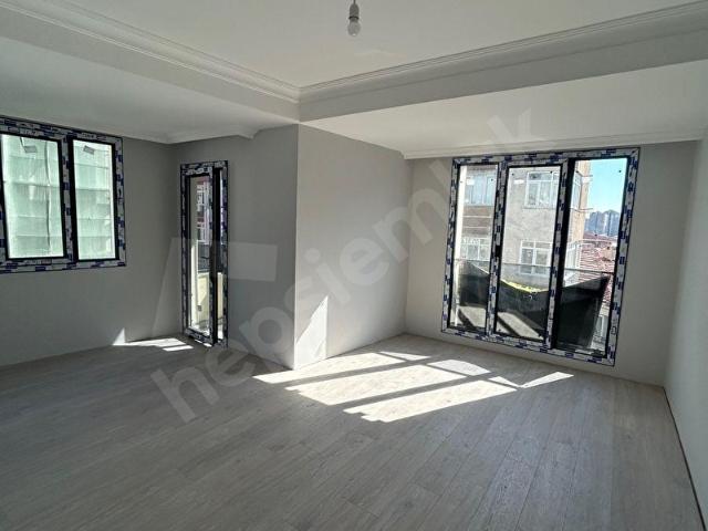 byTOPRAK İNŞAAT & EMLAK'TAN Çırpıcı'da Köşebaşı, Karanlık Odasız, Geniş 2+1 Sıfır Daire 115m2.