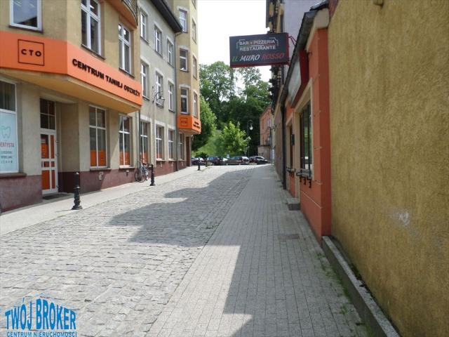 Lokal z witryną w centrum Bytowa, 13,5 m2, do remontu