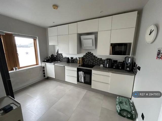 Bywater Court, Castleford, WF10 1 bed in a house share to rent £599 pcm £138 pw