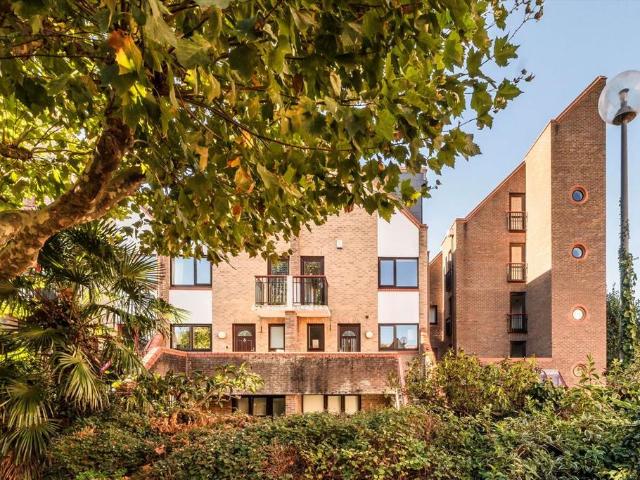 Bywater Place, London SE16 4 bed house to rent £3,850 pcm £888 pw