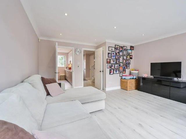 Bywater Place, London, SE16 4 bed house to rent £3,850 pcm £888 pw