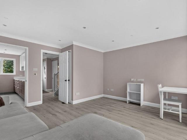 Bywater Place, London, SE16 4 bed semi detached house to rent £4,000 pcm £923 pw