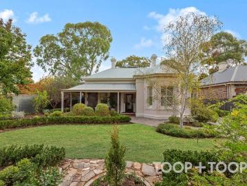 C1900 VILLA BEAUTIFULLY EXTENDED FOR FAMILY AUTONOMY, POOL SWIMS, TENNIS MATCHES & PEMBROKE PROXIMITY