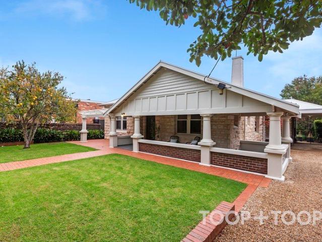 C1920'S RETURN VERANDAH BUNGALOW WITH ARCHITECTURAL EXTENSION, GRAND GROUNDS & POOLSIDE PRIVILEGES