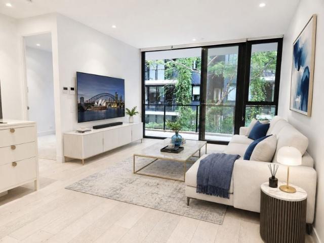 C207/72 MacDonald Street, Erskineville | Village Property