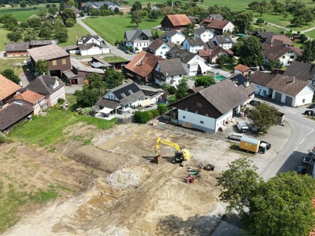 C201 3.5 Zimmer Dachwohnung mit Süd Balkon