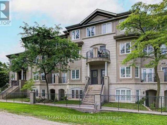 C20 108 Finch Avenue W, Toronto, ON, M2N 6W6 townhouse for sale | Listing ID C13805 | Royal LePage