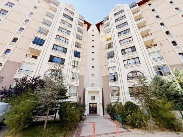 C21/ 563 Etap Tapulu Merkezi Konumda 3+1 Giriş Kat Satılık Daire