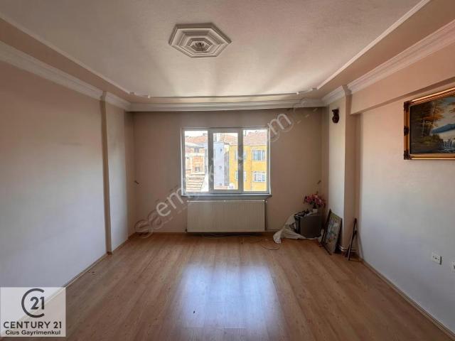 C21 Cius  Ahmet Süren Meydanı Civarı 3+1 Arakat Satılık Daire