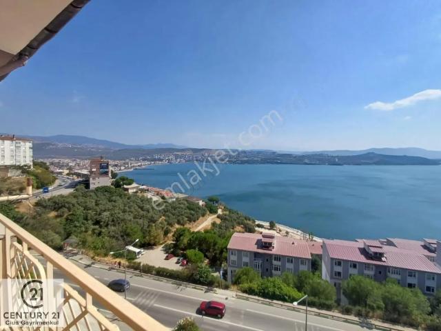 C21 Cius  Cumhuriyet'te Panoramik Deniz Manzaralı Kiralık Daire