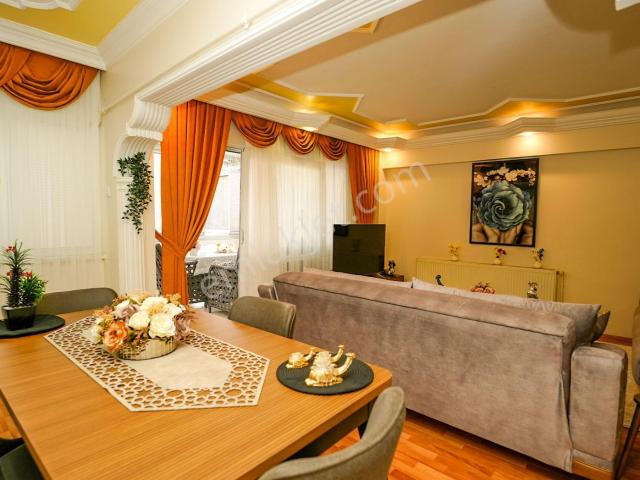 C21 Cius  Güraş 2 Sitesi'nde Deniz Manzaralı Eşyalı 3+1 Ara Kat
