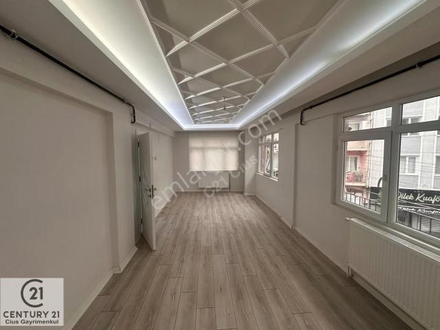C21 Cius  Merkezi Konumda Satılık 2+1 Arakat Yapılı Daire