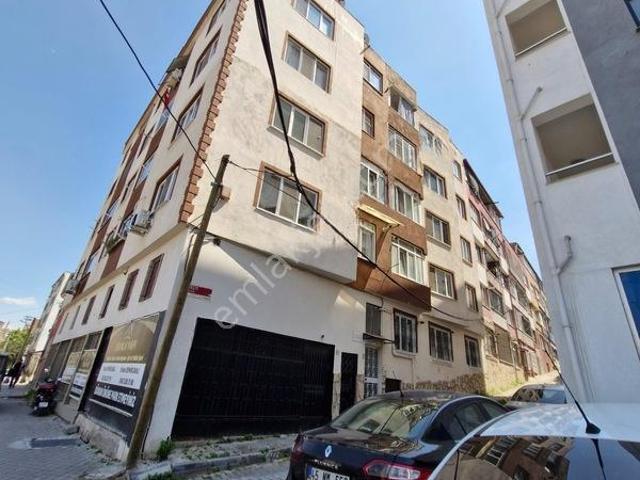 C21 Bal'dan Çarşıya Yakın Hacı İsmail Mah. 2+1 Ara Kat Satılık