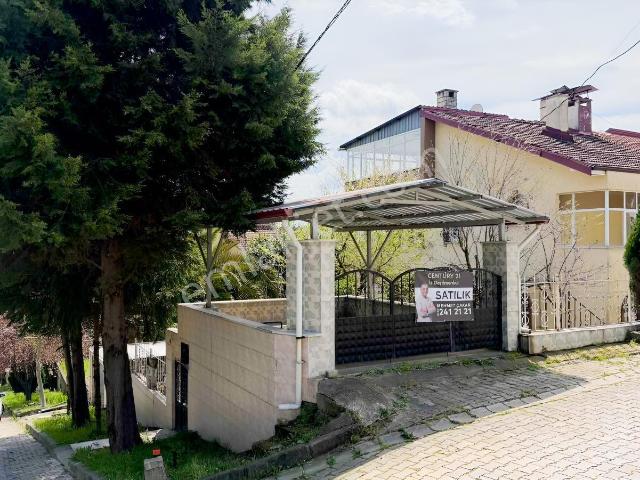C21 İz Mehmet Çakar'dan Satılık Tribleks Villa.