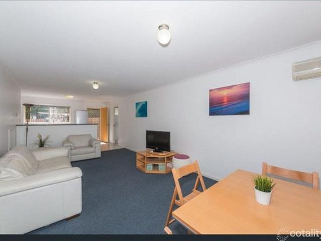 C21 MODEN 2 BEDROOM TOWNHOUSE