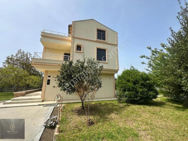 C21 Trust | Erdek Sahil Mah 1500 M² Bahçeli 5+1 Tripleks Villa