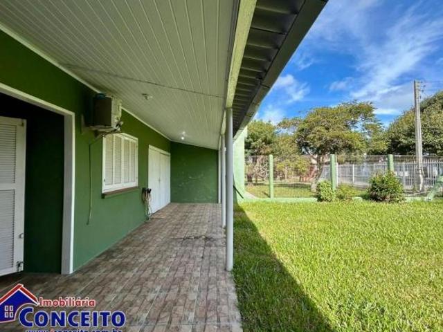 C291 Excelente residência com 03 dormitórios no Balneário Albatroz
