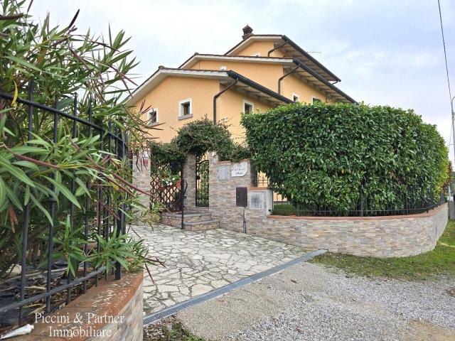 C.a. Monsigliolo 8 vani 170mq