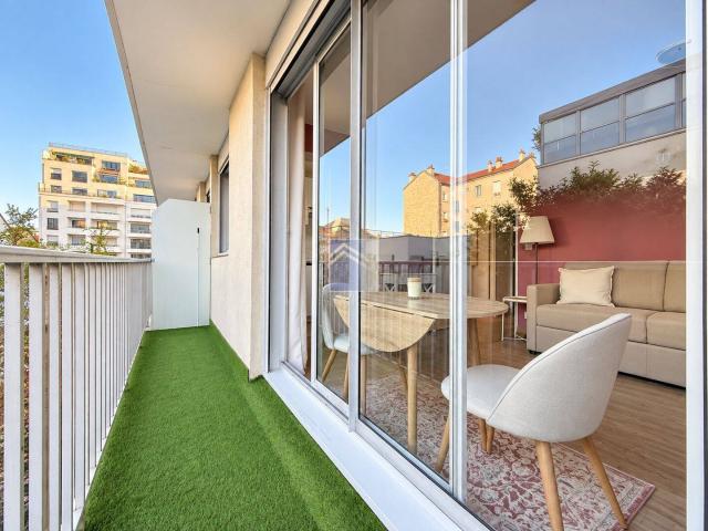 Cœur de ville Studio meublé de 20 m² avec balcon Rénové !