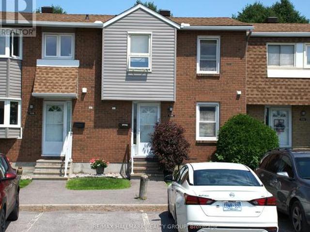 C 1759 Lamoureux Drive, Ottawa, ON, K1E 2N5 townhouse for sale | Listing ID X13499 | Royal LePage