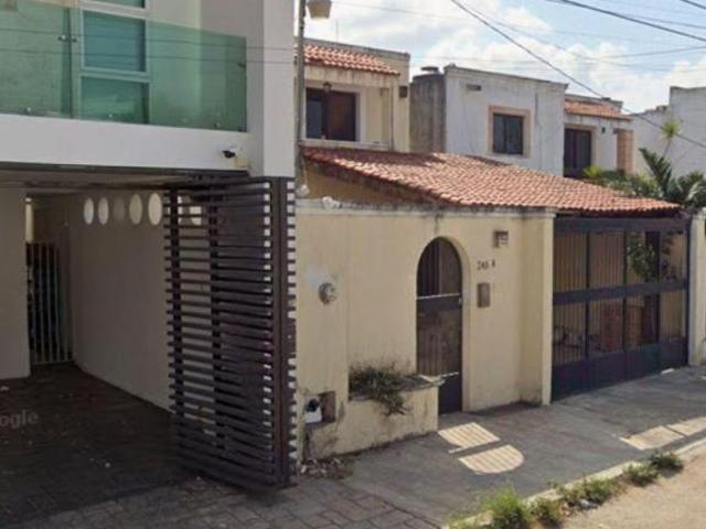 C. 38 246A, Montes de Amé, 97115 Mérida,Yuc. N 812