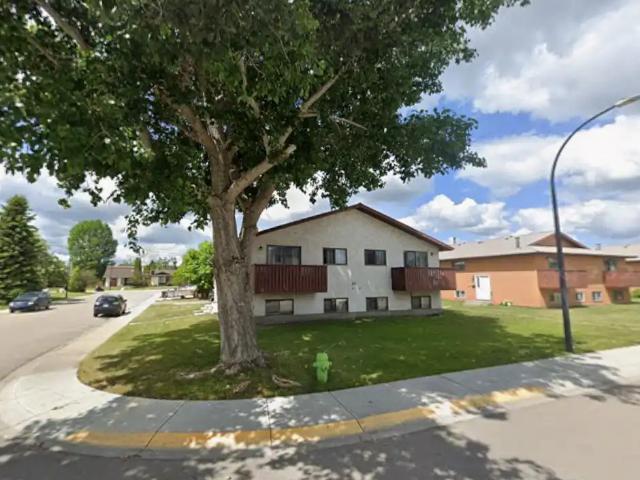 C 40 Howlett Avenue