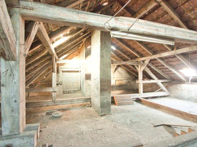 ca. 360m2 Grundfläche | Rohdachboden | 10 Gehminuten zur U3 Ottakring