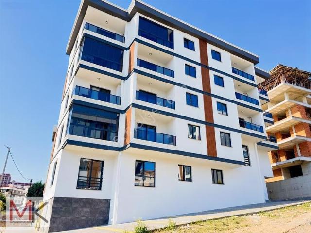 Cağaloğlu Üstünde, Tramvaya Yürüme Mesafesinde Satılık 1+1