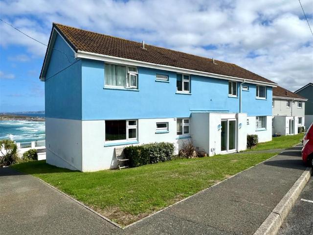 Camullas Way, Newquay TR7 2 bed apartment to rent £1,195 pcm £276 pw
