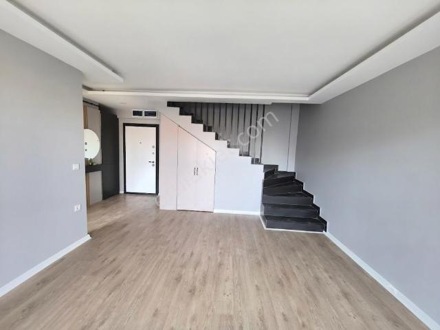 Cam Balkon/bağımsız Mutfak/harika Lokasyon/site İçinde/2+1 Daire