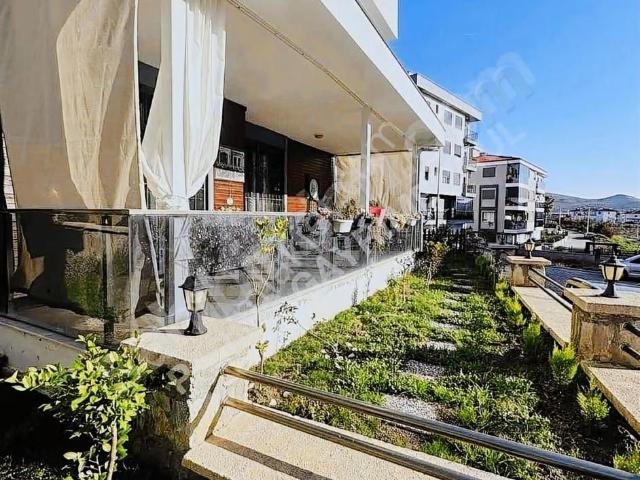 Camıkebır Mahallesinde Satılık 3+1 Villa