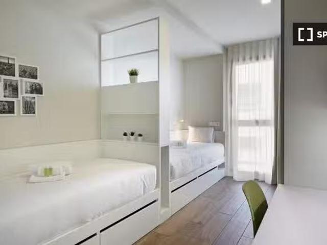 Cama en alquiler en residencia en Sants Badal, Barcelona