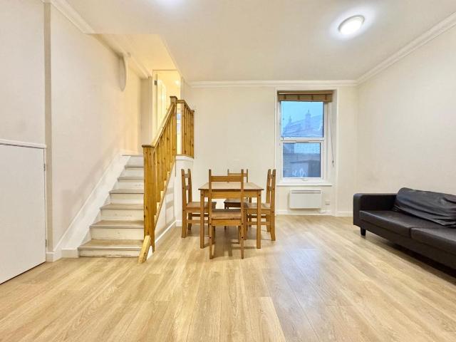 Camberwell Church Street SE5, 2 bed flat to rent, £1,950 pcm | PrimeLocation