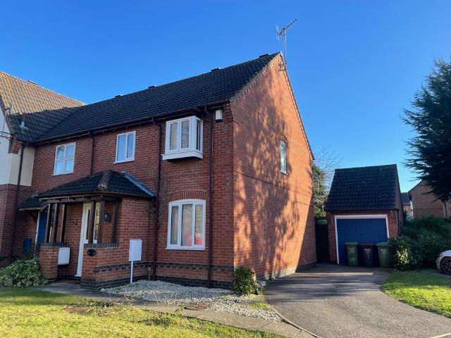 Camberwell Drive, Worcester WR5 3 bed semi detached house to rent £1,350 pcm £312 pw