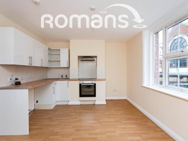 Camberley, GU15 1 bed flat to rent £925 pcm £213 pw