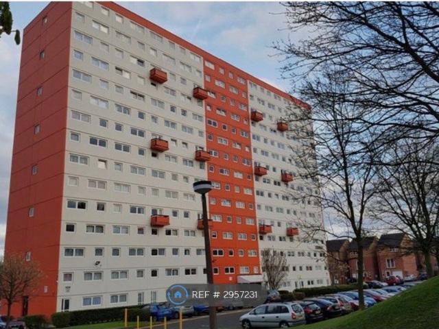 Camberley, West Bromwich B71, 2 bed flat to rent, £800 pcm | PrimeLocation