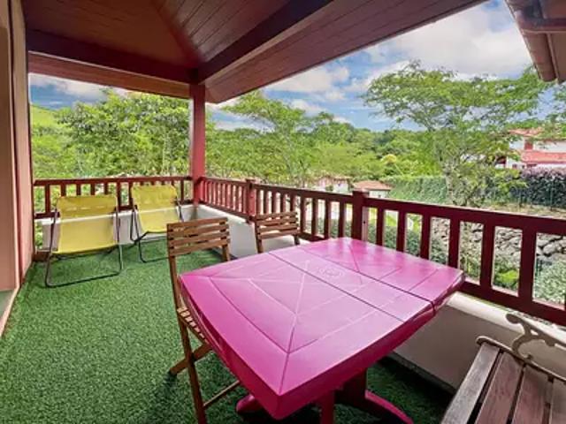 Cambo les Bains 64250 Achat / Vente appartement 2 pièces t2 au dernier étage piscine