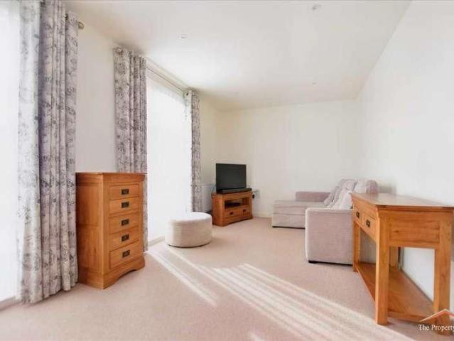 Camborne Avenue, Edgware, HA8