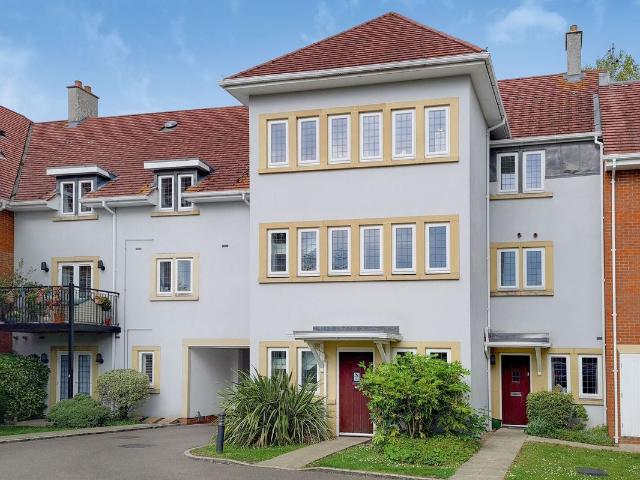 Camborne Road, Sutton SM2, 2 bed semi detached house to rent, £2,400 pcm | PrimeLocation