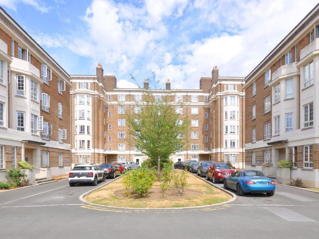 Cambray Place, Cheltenham GL50, 2 bed flat to rent, £1,295 pcm | PrimeLocation