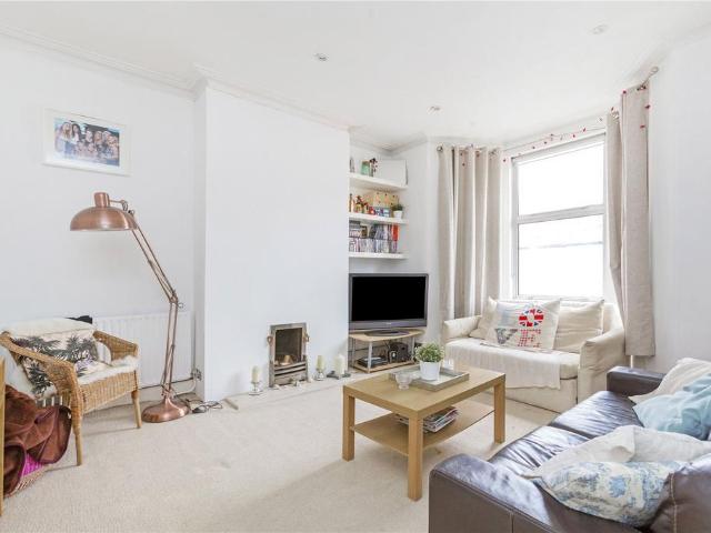Cambray Road, London, SW12 0JD, United Kingdom | 4 bed apartment for rent #138147364 | Rentberry